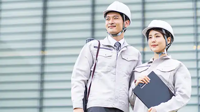 構造設計士をする人が並んでるイメージ